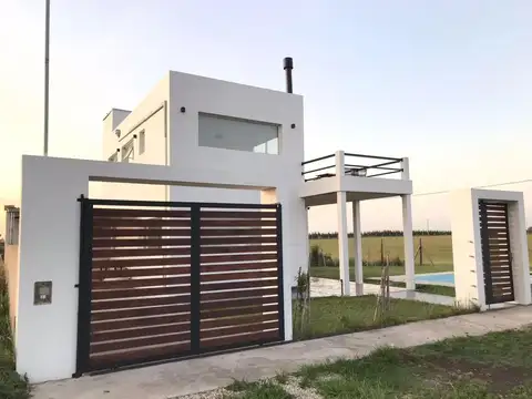 Casa en venta - 2 Dormitorios 2 Baños - Chapadmalal