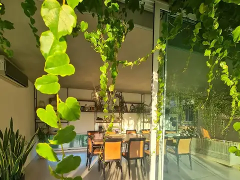 Casa 6 ambientes con 2 baños