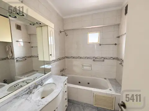 Departamento en Alquiler con 2 cocheras