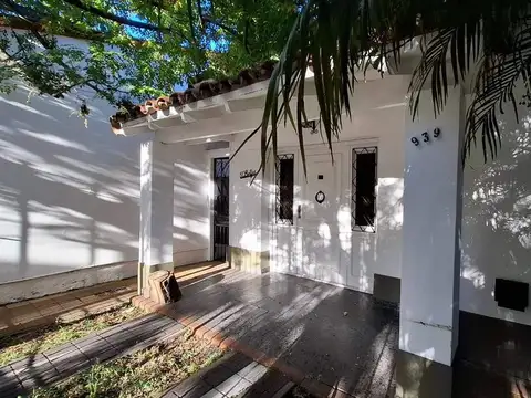 CASA 4 AMBIENTES VENTA LOMAS DE ZAMORA CON PARQUE