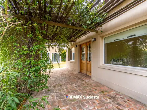 Casa en Venta con 1 cochera