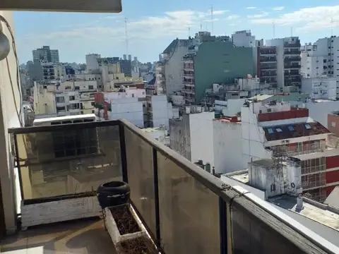 EXCELENTE VISTA PANORÁMICA Y UBICACIÓN, "EDIFICIO TORRE C/SEGURIDAD". 2 BAÑOS, BALCÓN 6X1.
