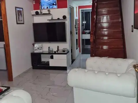 PH en venta - 3 dormitorios 1 baño - 63mts2  - Pompeya