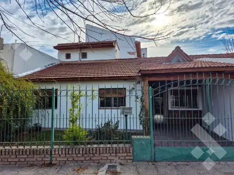 En Venta | Casa de 3 Dormitorios | Apto Credito | Barrio Villa Farrel | Neuquén