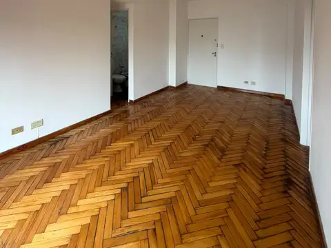 Departamento en Alquiler en Parque Chacabuco, $ 750.000