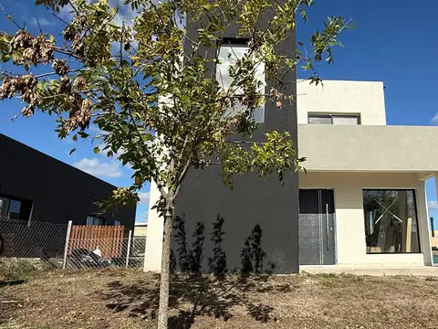 Casa  en Venta en Santa Elena, Pilar del Este, Pilar