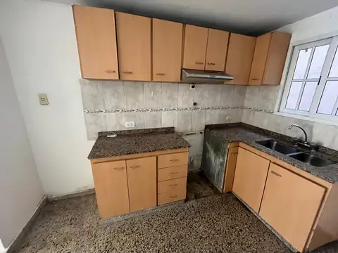 Depto Tipo Casa en Alquiler en Banfield, $ 830.000