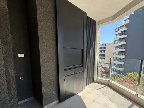 DEPARTAMENTO PISO 3 AMBIENTES SOBRE EL BOULEVARD, RADIADORES