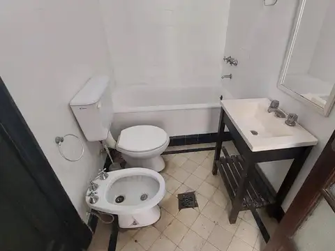 Depto Tipo Casa en Venta en Caballito, USD 109.000
