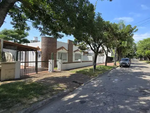 Grand Bourg y P. Zenteno a pasos de la Costanera (Altura Residencia Stamati) con cochera y patiecito