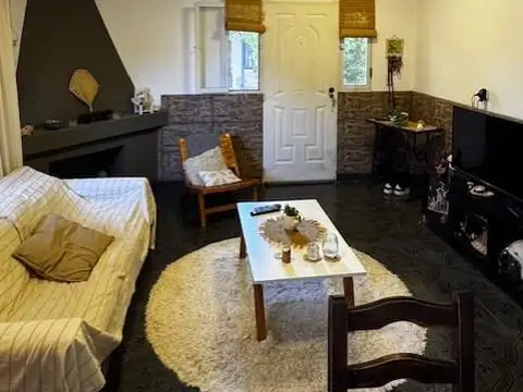 Casa en Alquiler con 1 cochera