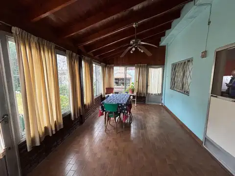Casa 3 amb quincho y garage en venta en Hurlingham