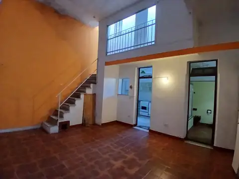 Depto Tipo Casa en Alquiler en Parque Patricios, $ 1.200.000