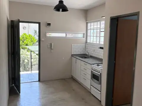 Crámer 100, Piso pb