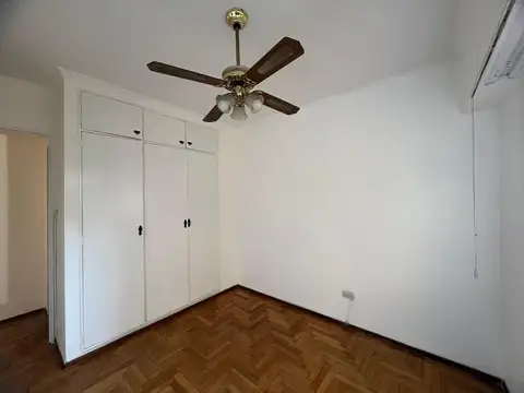 Oficina en Alquiler en Parque Chacabuco, $ 650.000