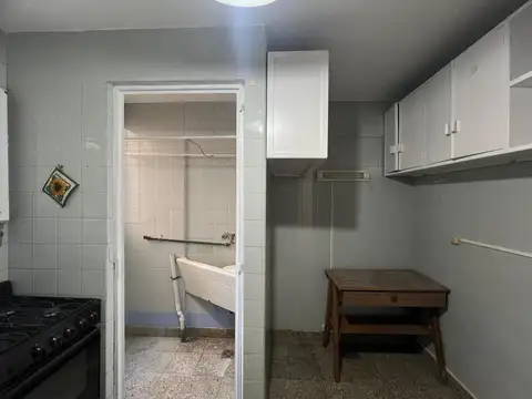 Oficina en Alquiler en Parque Chacabuco, $ 650.000