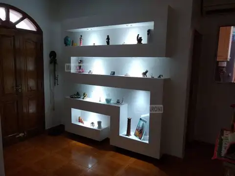 Casa 5 ambientes con 2 baños