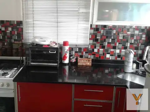 Depto Tipo Casa 6 ambientes con 2 baños