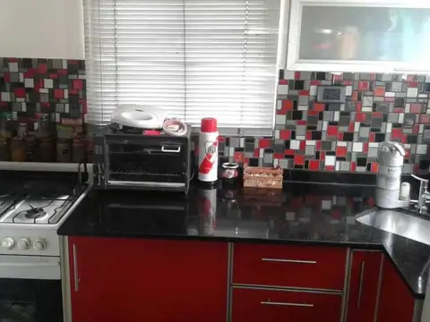 Depto Tipo Casa 6 ambientes con 2 baños