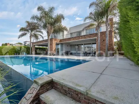 Casa en Alquiler de 4 dormitorios