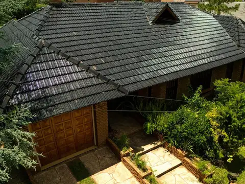 Imponente Chalet,  s/lote 2250 m2 tomo PERMUTA en AMBA
