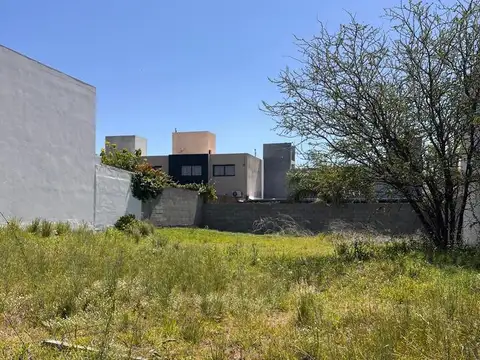 Terreno en Venta en Lomas Del Chateau, USD 58.000