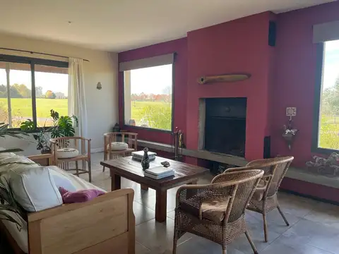 Casa en Venta con 3 cocheras