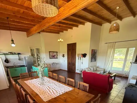 Casa 5 ambientes con 2 baños