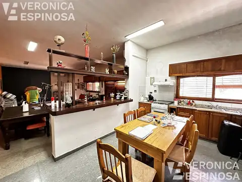 Casa 5 ambientes con 4 baños