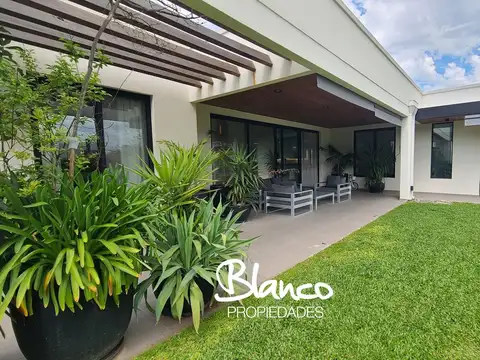 Casa en Venta al Oeste