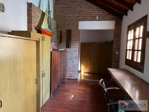 Casa en Venta con 6 cocheras