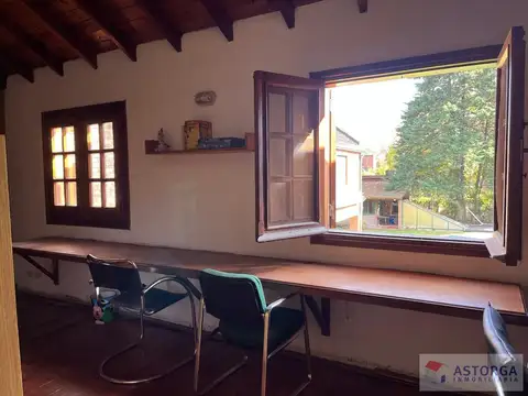 Casa 11 ambientes con 1 baño