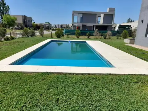 Casa en Alquiler con Piscina Club de Campo Horizontes Al Sur Corredor Verde Canning San Vicente