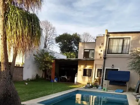 Casa 4 dormitorios parque pileta quincho Adrogue
