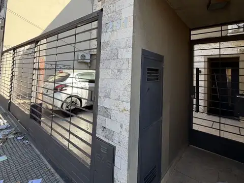 PH al frente con garage y patio SIN EXPENSAS