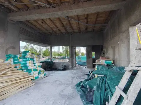 Casa 5 ambientes con 2 baños