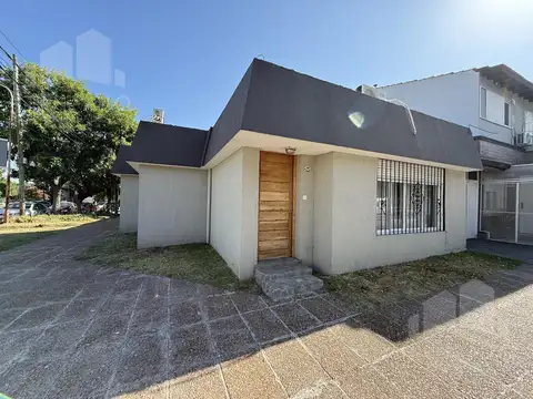 CASA EN ALQUILER 3 AMBIENTES CASTELAR SUR