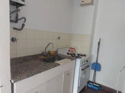 MONO AMBIENTE AL FRENTE A 2 CUADRAS DE LA ESTACIÓN