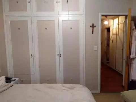 Casa en Alquiler con 2 cocheras