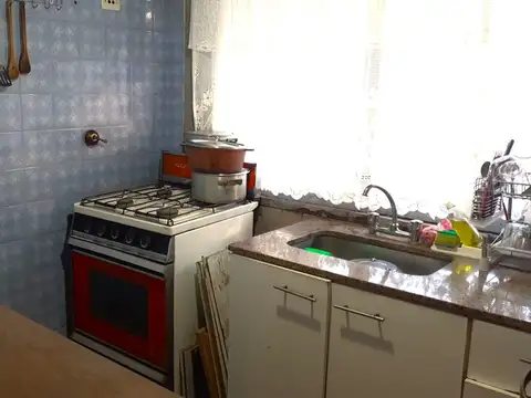 Venta Casa con cochera patio APTO CREDITO  Flores