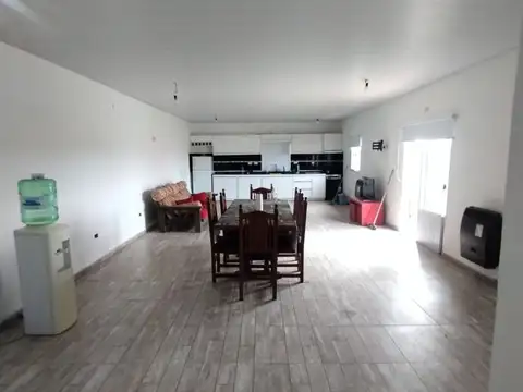 Casa 2 ambientes con 2 baños