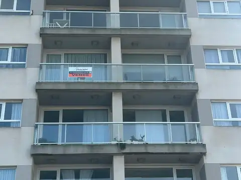 VENDO DEPARTAMENTO FRENTE AL MAR