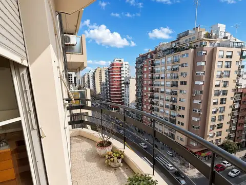 VENTA DTO. 3 AMB. AL FTE. CABALLITO C/DOBLE BALCON