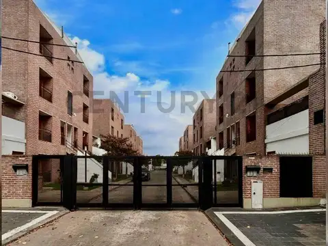 530 entre 11 y 12 , Piso 0