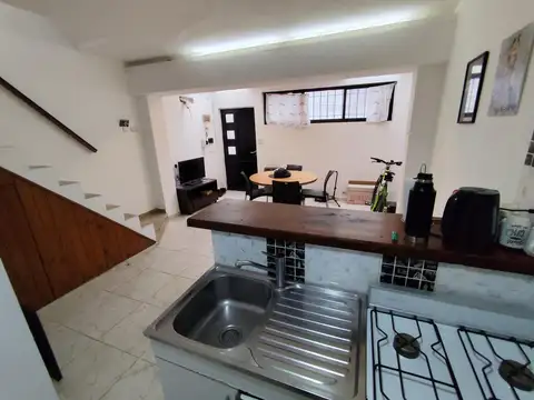 Depto Tipo Casa en Venta en Abasto, USD 49.500