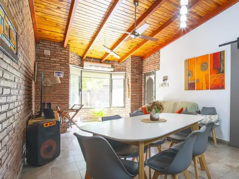 Casa 5 ambientes con 1 baño