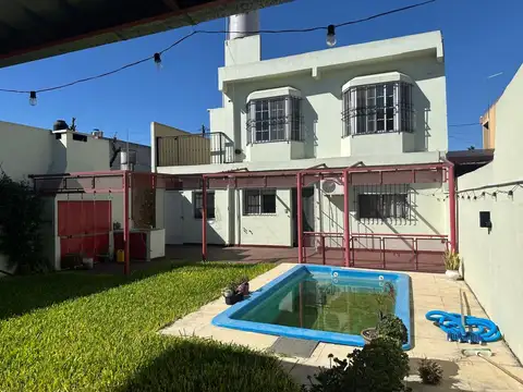VENTA DE CASA 7 AMBIENTES EN TIGRE  C/ COCHERA