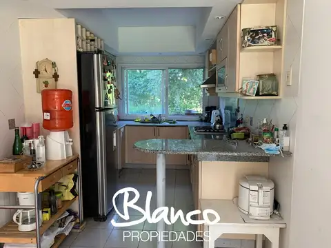 Casa 5 ambientes con 4 baños