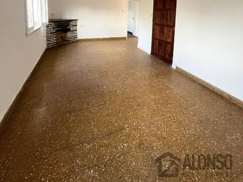 Depto Tipo Casa en Alquiler en Lanús Oeste, $ 700.000