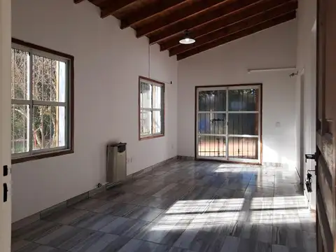 Casa en Alquiler con 1 cochera